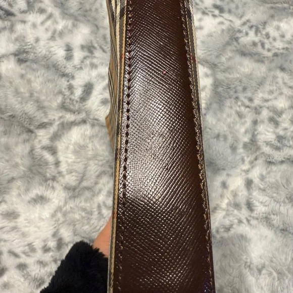 Burberry vintage shoulder bag
Very good condition
Authentic - Picture 6 of 11